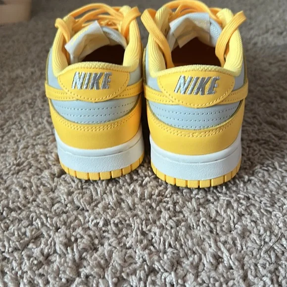 Nike Dunk Low - Picture 3 of 5